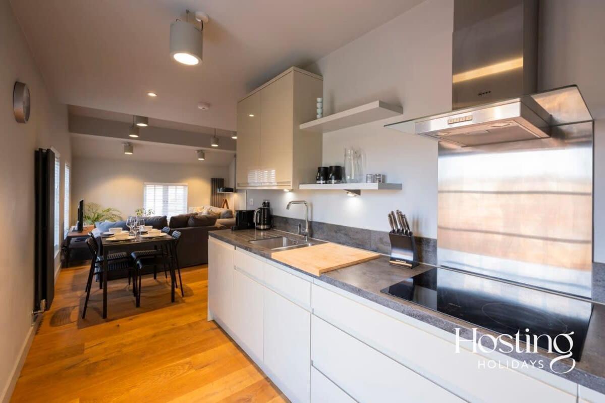 Stylish Luxury Apartment In The Centre Of Henley Exterior photo
